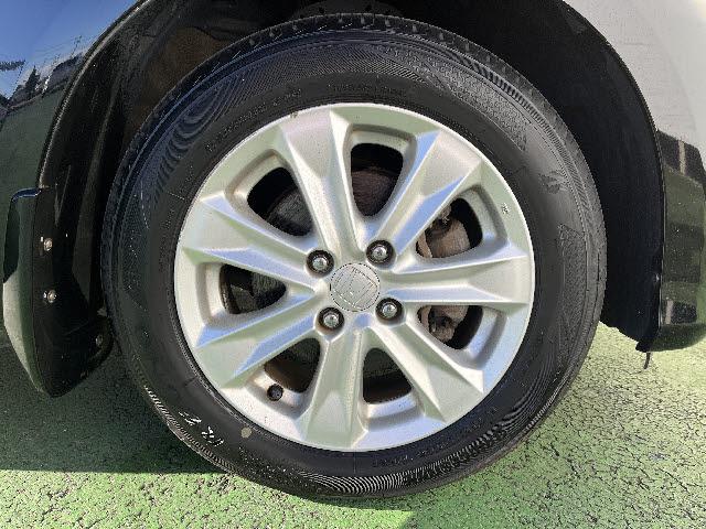 フィットハイブリッド ナビプレミアムセレクション　ＨＤＤインターナビ　ワンセグＴＶ　バックカメラ　ステアリングスイッチ　パドルシフト　ステアリングスイッチ　パドルシフト　ビルトインＥＴＣ　クルーズコントロール　ＨＩＤライト　スマートキー　前後ドラレコ（27枚目）