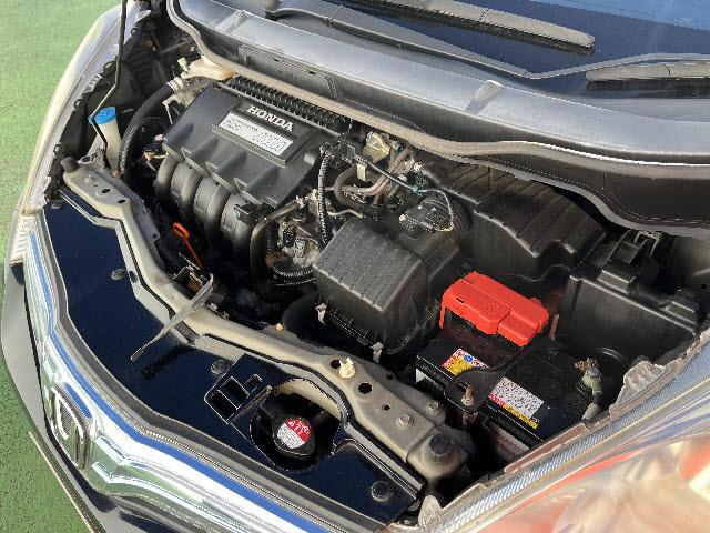 フィットハイブリッド ナビプレミアムセレクション　ＨＤＤインターナビ　ワンセグＴＶ　バックカメラ　ステアリングスイッチ　パドルシフト　ステアリングスイッチ　パドルシフト　ビルトインＥＴＣ　クルーズコントロール　ＨＩＤライト　スマートキー　前後ドラレコ（28枚目）