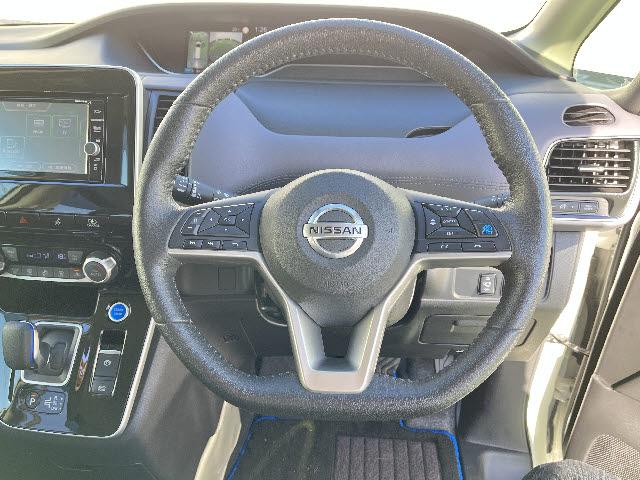 セレナ ｅ－パワー　ハイウェイスターＶ　セーフティパックＢ　ＳＤナビ　フルセグＴＶ　ステアリングスイッチ　フリップダウンモニター　アラウンドビューモニター　両側パワースライドドア　ハイズフリーパワスラ　プロパイロット　電動パーキング（15枚目）