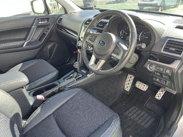 フォレスター ２．０ＸＴ　アイサイト　アドバンスドセイフティパッケージ　メモリーナビ　フルセグＴＶ　バックカメラ　ステアリングスイッチ　キーフリー　プッシュスタート　ＬＥＤヘッドライト　左右シートヒーター　ＳＴｉスポイラー　パドルシフト（7枚目）