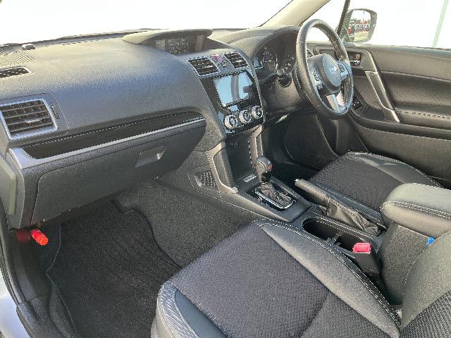 フォレスター ２．０ＸＴ　アイサイト　アドバンスドセイフティパッケージ　メモリーナビ　フルセグＴＶ　バックカメラ　ステアリングスイッチ　キーフリー　プッシュスタート　ＬＥＤヘッドライト　左右シートヒーター　ＳＴｉスポイラー　パドルシフト（14枚目）