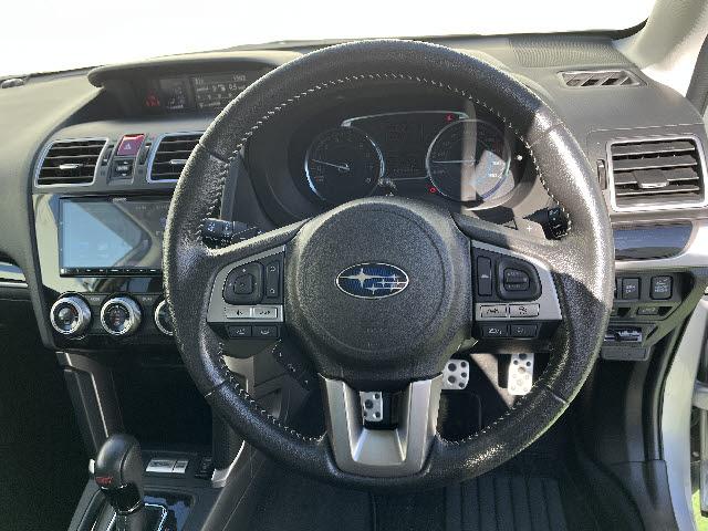 フォレスター ２．０ＸＴ　アイサイト　アドバンスドセイフティパッケージ　メモリーナビ　フルセグＴＶ　バックカメラ　ステアリングスイッチ　キーフリー　プッシュスタート　ＬＥＤヘッドライト　左右シートヒーター　ＳＴｉスポイラー　パドルシフト（15枚目）