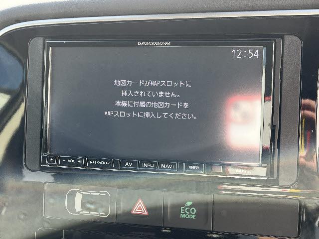 アウトランダー ２４Ｇセーフティパッケージ　Ｅアシスト　ＳＤナビフルセグ　プッシュスタ－ト　キーフリ－　追従型クルコン　車線逸脱　プッシュスタ－ト　キーフリ－　ＨＩＤライト　ＥＴＣ　７人乗り（11枚目）