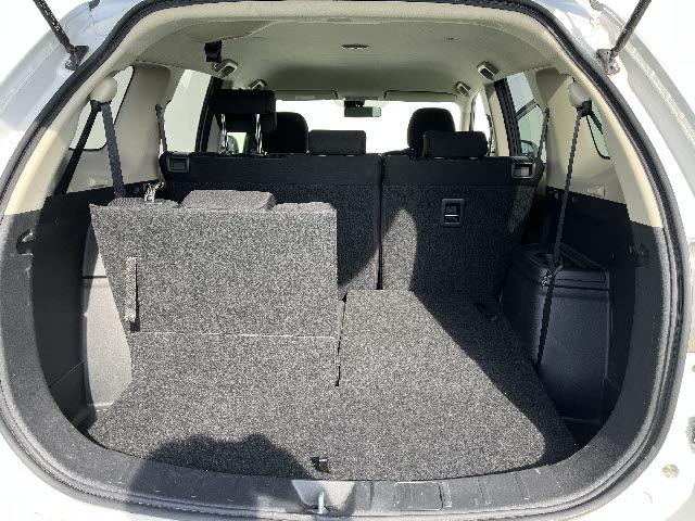 アウトランダー ２４Ｇセーフティパッケージ　Ｅアシスト　ＳＤナビフルセグ　プッシュスタ－ト　キーフリ－　追従型クルコン　車線逸脱　プッシュスタ－ト　キーフリ－　ＨＩＤライト　ＥＴＣ　７人乗り（18枚目）