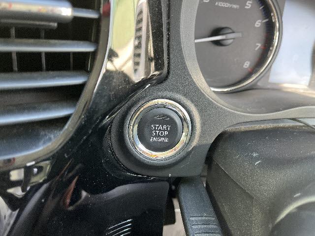 アウトランダー ２４Ｇセーフティパッケージ　Ｅアシスト　ＳＤナビフルセグ　プッシュスタ－ト　キーフリ－　追従型クルコン　車線逸脱　プッシュスタ－ト　キーフリ－　ＨＩＤライト　ＥＴＣ　７人乗り（23枚目）