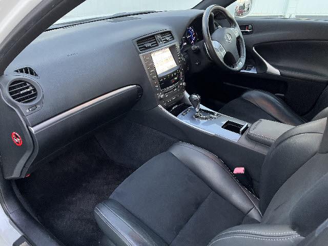 ＩＳ ＩＳ２５０　Ｆスポーツ　ＨＤＤナビ　フルセグＴＶ　バックカメラ　ステアリングスイッチ　クルーズコントロール　パドルシフト　ビルトインＥＴＣ　サンルーフ　シートヒーター　ＨＩＤライト　パワーシート　ハーフレザーシート（14枚目）