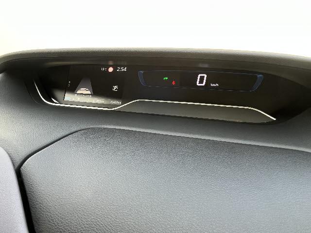 セレナ ｅ－パワー　ハイウェイスターＶ　プロパイロット　メーカーＳＤナビ　フルセグＴＶ　アラウンドビューモニター　エマージェンシーブレーキ　ステアリングスイッチ　フリップダウンモニター　両側パワースライドドア　デジタルインナーミラー（4枚目）