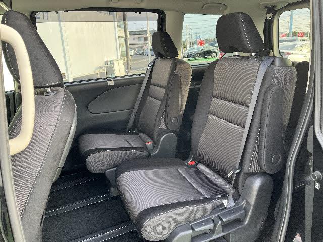 セレナ ｅ－パワー　ハイウェイスターＶ　プロパイロット　メーカーＳＤナビ　フルセグＴＶ　アラウンドビューモニター　エマージェンシーブレーキ　ステアリングスイッチ　フリップダウンモニター　両側パワースライドドア　デジタルインナーミラー（13枚目）