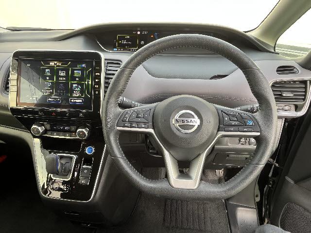 セレナ ｅ－パワー　ハイウェイスターＶ　プロパイロット　メーカーＳＤナビ　フルセグＴＶ　アラウンドビューモニター　エマージェンシーブレーキ　ステアリングスイッチ　フリップダウンモニター　両側パワースライドドア　デジタルインナーミラー（15枚目）