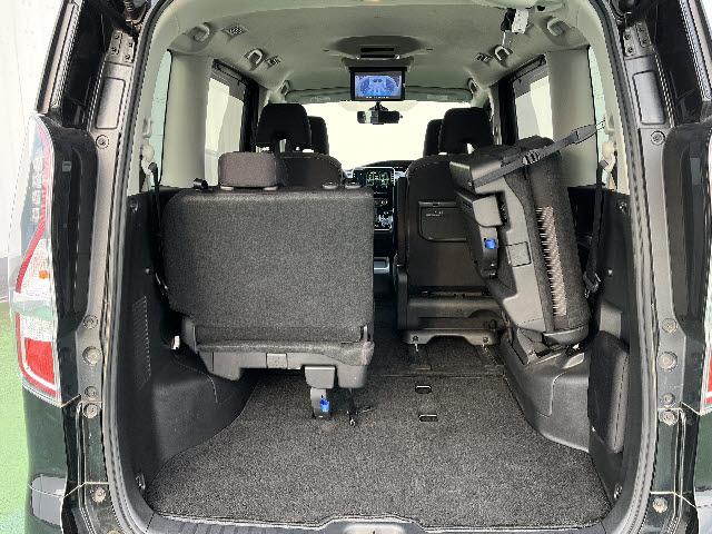 セレナ ｅ－パワー　ハイウェイスターＶ　プロパイロット　メーカーＳＤナビ　フルセグＴＶ　アラウンドビューモニター　エマージェンシーブレーキ　ステアリングスイッチ　フリップダウンモニター　両側パワースライドドア　デジタルインナーミラー（18枚目）