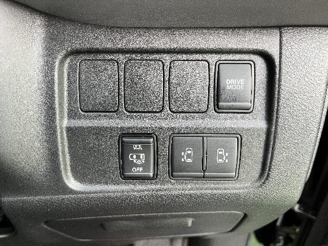 セレナ ｅ－パワー　ハイウェイスターＶ　プロパイロット　メーカーＳＤナビ　フルセグＴＶ　アラウンドビューモニター　エマージェンシーブレーキ　ステアリングスイッチ　フリップダウンモニター　両側パワースライドドア　デジタルインナーミラー（21枚目）