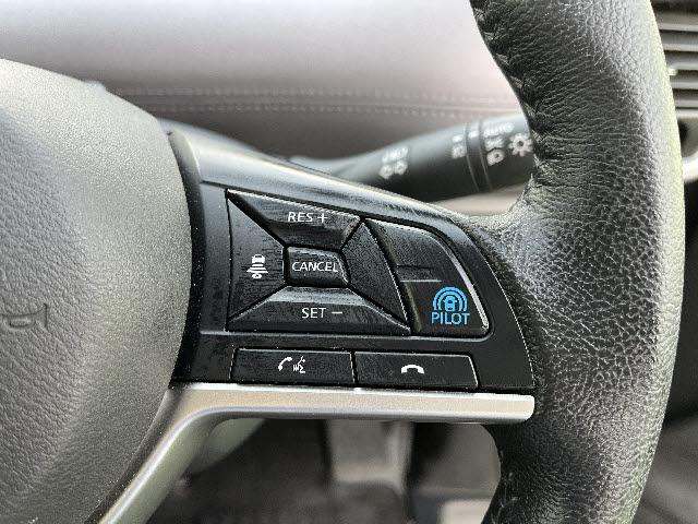 セレナ ｅ－パワー　ハイウェイスターＶ　プロパイロット　メーカーＳＤナビ　フルセグＴＶ　アラウンドビューモニター　エマージェンシーブレーキ　ステアリングスイッチ　フリップダウンモニター　両側パワースライドドア　デジタルインナーミラー（23枚目）