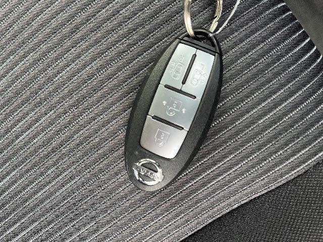 セレナ ｅ－パワー　ハイウェイスターＶ　プロパイロット　メーカーＳＤナビ　フルセグＴＶ　アラウンドビューモニター　エマージェンシーブレーキ　ステアリングスイッチ　フリップダウンモニター　両側パワースライドドア　デジタルインナーミラー（26枚目）