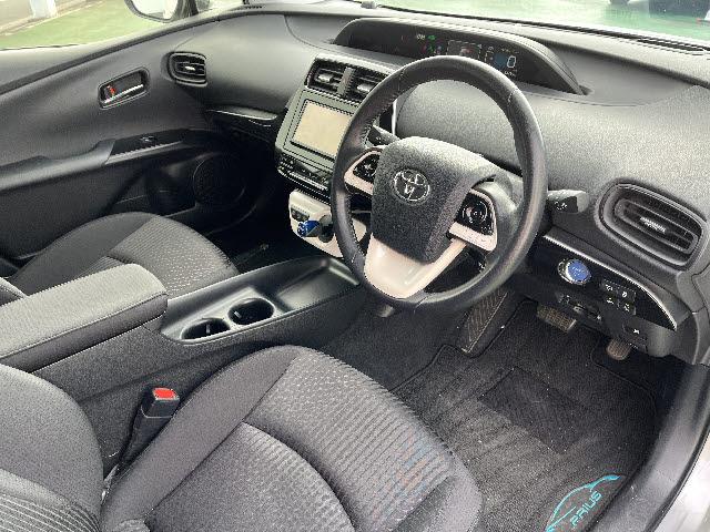 プリウス Ｓセーフティプラス　ＳＤナビ　フルセグＴＶ　バックカメラ　ステアリングスイッチ　クルーズコントロール　プリクラッシュセーフティー　ＬＥＤヘッドライト　ＬＥＤフォグランプ　ビルトインＥＴＣ２．０　キーフリー（7枚目）