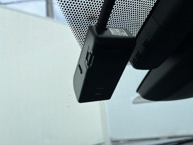 プリウス Ｓセーフティプラス　ＳＤナビ　フルセグＴＶ　バックカメラ　ステアリングスイッチ　クルーズコントロール　プリクラッシュセーフティー　ＬＥＤヘッドライト　ＬＥＤフォグランプ　ビルトインＥＴＣ２．０　キーフリー（12枚目）