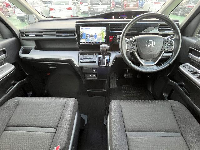 ステップワゴンスパーダ スパーダ ホンダセンシング 9インチメモリーナビ フルセグTV バックカメラ ステアリングスイッチ クルーズコントロール フリップダウンモニター 両側パワースライドドア ビルトインETC2.0 パドルシフト ワンオーナー(3枚目)