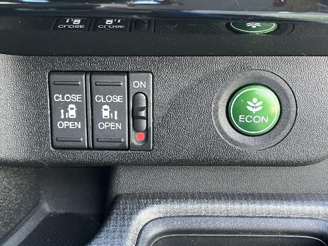 ステップワゴンスパーダ スパーダ ホンダセンシング 9インチメモリーナビ フルセグTV バックカメラ ステアリングスイッチ クルーズコントロール フリップダウンモニター 両側パワースライドドア ビルトインETC2.0 パドルシフト ワンオーナー(23枚目)