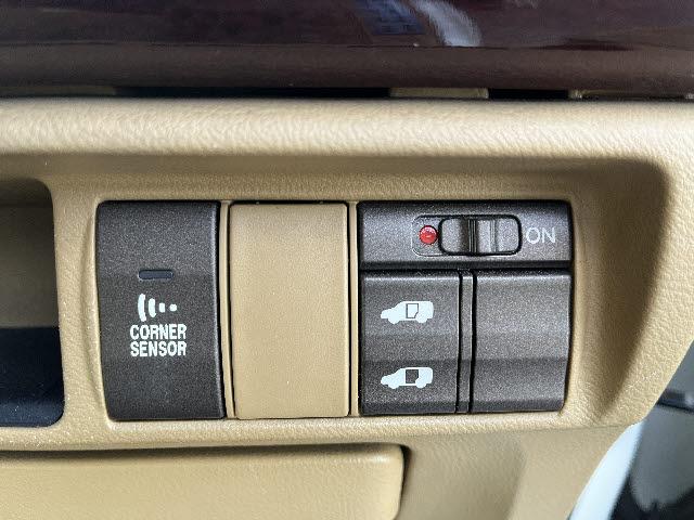 エリシオン Ｘ　Ｘ　４ＷＤ　ＨＤＤマルチナビ　バックカメラ　パワースライドドア　ＥＴＣ　ＨＩＤライト　ステアリングリモコン　キーレスエントリー（4枚目）