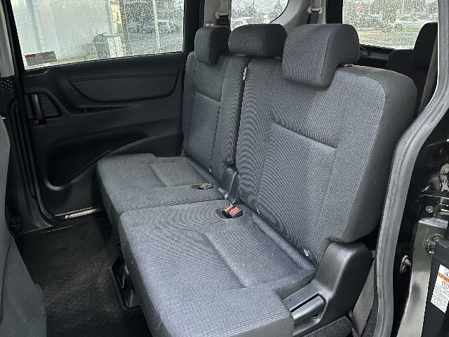 シエンタ Ｇ　Ｇ　トヨタセーフティセンス　純正ＳＤナビ　両側パワースライドドア　ワンセグ　ＢＬＵＥＴＯＯＴＨ　バックカメラ　ステアリングリモコン　左右シートヒーター　サイド＆カーテンエアバック　プライバシータラス（13枚目）