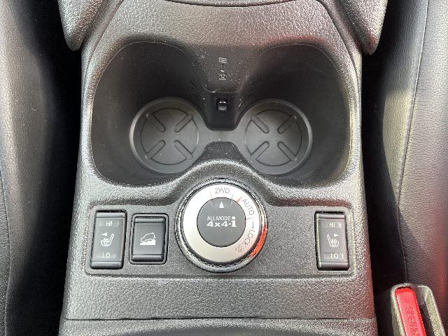 エクストレイル 20X 4WD SDナビ フルセグTV バックカメラ フリップダウンモニター インテリキー プッシュスタート 左右シートヒーター レザーシート(12枚目)