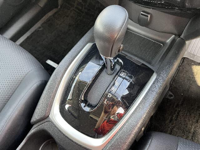 エクストレイル 20X 4WD SDナビ フルセグTV バックカメラ フリップダウンモニター インテリキー プッシュスタート 左右シートヒーター レザーシート(16枚目)