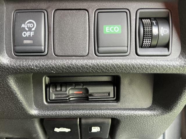 エクストレイル 20X 4WD SDナビ フルセグTV バックカメラ フリップダウンモニター インテリキー プッシュスタート 左右シートヒーター レザーシート(19枚目)