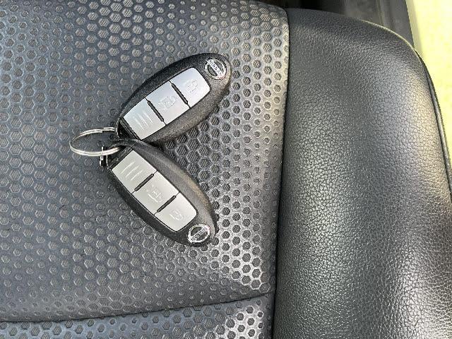 エクストレイル 20X 4WD SDナビ フルセグTV バックカメラ フリップダウンモニター インテリキー プッシュスタート 左右シートヒーター レザーシート(26枚目)