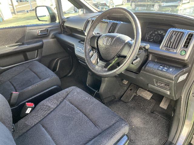 ステップワゴンスパーダ Ｚ　コンフォートビューパッケージ　ＨＤＤナビ　フルセグＴＶ　フリップダウンモニター　ＥＴＣ　両側パワースライドドア　パドルシフト　ＨＩＤライト　キーフリー（7枚目）