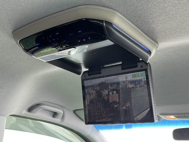 ステップワゴンスパーダ Ｚ　コンフォートビューパッケージ　ＨＤＤナビ　フルセグＴＶ　フリップダウンモニター　ＥＴＣ　両側パワースライドドア　パドルシフト　ＨＩＤライト　キーフリー（10枚目）