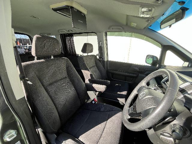 ステップワゴンスパーダ Ｚ　コンフォートビューパッケージ　ＨＤＤナビ　フルセグＴＶ　フリップダウンモニター　ＥＴＣ　両側パワースライドドア　パドルシフト　ＨＩＤライト　キーフリー（12枚目）