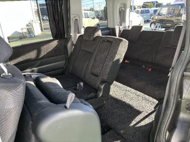 ステップワゴンスパーダ Ｚ　コンフォートビューパッケージ　ＨＤＤナビ　フルセグＴＶ　フリップダウンモニター　ＥＴＣ　両側パワースライドドア　パドルシフト　ＨＩＤライト　キーフリー（13枚目）