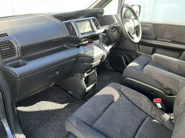 ステップワゴンスパーダ Ｚ　コンフォートビューパッケージ　ＨＤＤナビ　フルセグＴＶ　フリップダウンモニター　ＥＴＣ　両側パワースライドドア　パドルシフト　ＨＩＤライト　キーフリー（14枚目）