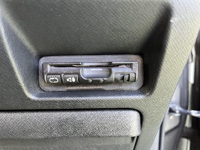 ステップワゴンスパーダ Ｚ　コンフォートビューパッケージ　ＨＤＤナビ　フルセグＴＶ　フリップダウンモニター　ＥＴＣ　両側パワースライドドア　パドルシフト　ＨＩＤライト　キーフリー（19枚目）