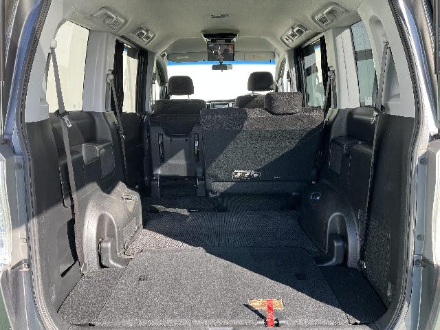 ステップワゴンスパーダ Ｚ　コンフォートビューパッケージ　ＨＤＤナビ　フルセグＴＶ　フリップダウンモニター　ＥＴＣ　両側パワースライドドア　パドルシフト　ＨＩＤライト　キーフリー（20枚目）