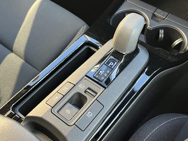 プリウス Ｇ　ディスプレイオーディオ　フルセグＴＶ　　ビルトインＥＴＣ２．０　　ＬＥＤヘッドライト　前後ドライブレコーダー　追従型クルーズコントロール　電動パーキング　トヨタセーフティセンス　左右シートヒーター（16枚目）