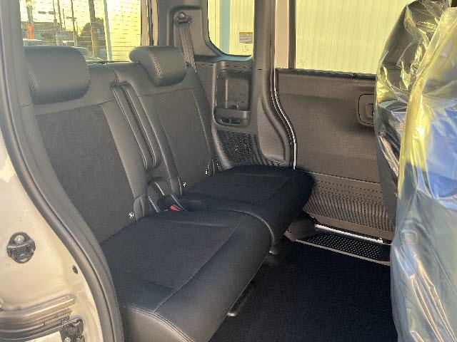 Ｎ－ＢＯＸカスタム ターボ　届出済未使用車　ホンダセンシング　左右シートヒーター　両側パワースライドドア　ＬＥＤヘッドライト　ＬＥＤフォグランプ　電動パーキング　アクティブクルーズコントロール　パドルシフト　ステアリングスイッチ（8枚目）