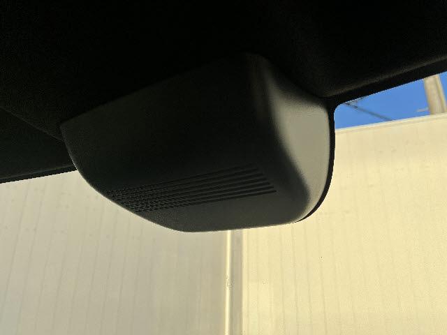 Ｎ－ＢＯＸカスタム ターボ　届出済未使用車　ホンダセンシング　左右シートヒーター　両側パワースライドドア　ＬＥＤヘッドライト　ＬＥＤフォグランプ　電動パーキング　アクティブクルーズコントロール　パドルシフト　ステアリングスイッチ（10枚目）