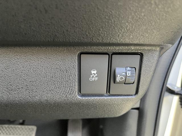 Ｎ－ＢＯＸカスタム ターボ　届出済未使用車　ホンダセンシング　左右シートヒーター　両側パワースライドドア　ＬＥＤヘッドライト　ＬＥＤフォグランプ　電動パーキング　アクティブクルーズコントロール　パドルシフト　ステアリングスイッチ（21枚目）