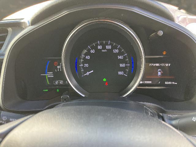 フィットハイブリッド Ｓ　ホンダセンシング　ワンオーナー　ＳＤナビ　フルセグＴＶ　ステアリングスイッチ　バックカメラ　ビルトインＥＴＣ　パドルシフト　レーダークルーズコントロール　ＬＥＤヘッドライト　ＬＥＤフォグランプ　キーフリー（4枚目）
