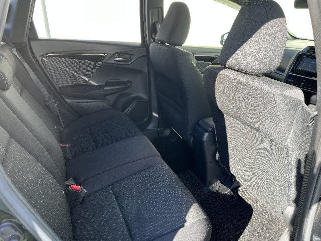 フィットハイブリッド Ｓ　ホンダセンシング　ワンオーナー　ＳＤナビ　フルセグＴＶ　ステアリングスイッチ　バックカメラ　ビルトインＥＴＣ　パドルシフト　レーダークルーズコントロール　ＬＥＤヘッドライト　ＬＥＤフォグランプ　キーフリー（8枚目）