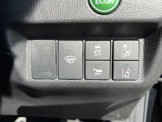 フィットハイブリッド Ｓ　ホンダセンシング　ワンオーナー　ＳＤナビ　フルセグＴＶ　ステアリングスイッチ　バックカメラ　ビルトインＥＴＣ　パドルシフト　レーダークルーズコントロール　ＬＥＤヘッドライト　ＬＥＤフォグランプ　キーフリー（21枚目）