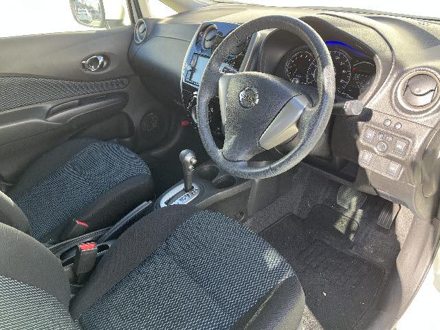 ノート エアロスタイルＶ＋セーフティ　ワンオーナー　ＳＤナビ　フルセグＴＶ　ＥＴＣ　アラウンドビューモニター　エマージェンシーブレーキ　キーフリー　プッシュスタート　アイドリングストップ　ＬＥＤヘッドライト（7枚目）