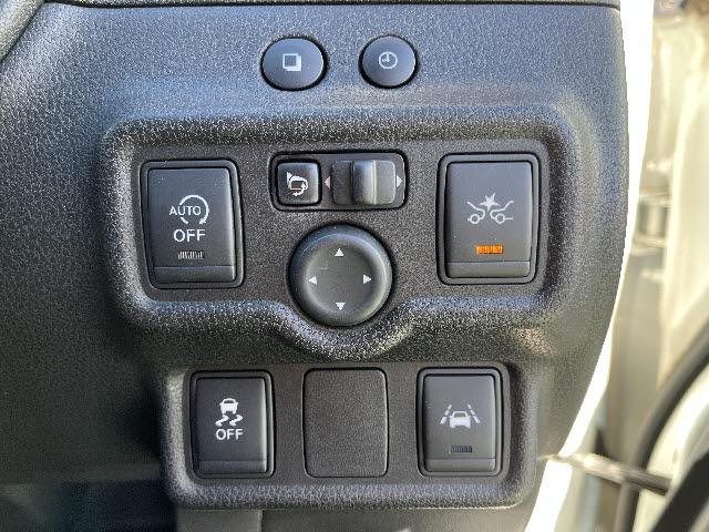 ノート エアロスタイルＶ＋セーフティ　ワンオーナー　ＳＤナビ　フルセグＴＶ　ＥＴＣ　アラウンドビューモニター　エマージェンシーブレーキ　キーフリー　プッシュスタート　アイドリングストップ　ＬＥＤヘッドライト（21枚目）