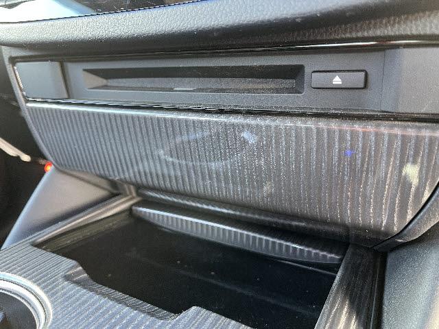 クラウンハイブリッド Ｓ　トヨタセーフティセンス　メーカーナビ　フルセグＴＶ　ステアリングスイッチ　全方位カメラ　ビルトインＥＴＣ　ＢＳＭ　クルーズコントロール　ＬＥＤヘッドライト　ＬＥＤフォグランプ　ハーフレザーシート（20枚目）