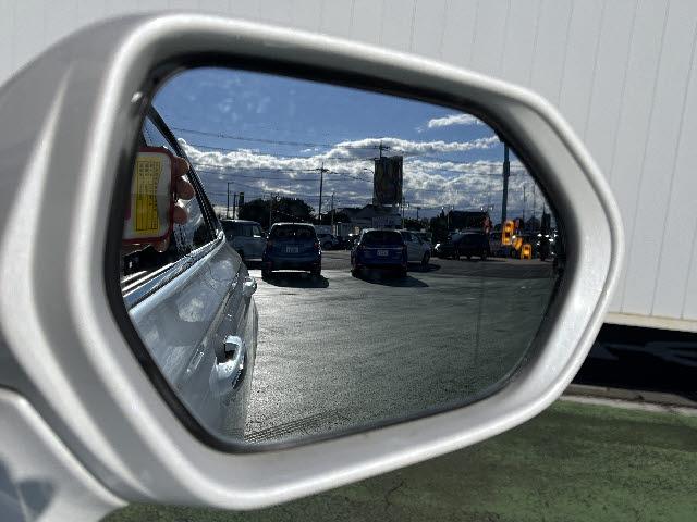 クラウンハイブリッド Ｓ　トヨタセーフティセンス　メーカーナビ　フルセグＴＶ　ステアリングスイッチ　全方位カメラ　ビルトインＥＴＣ　ＢＳＭ　クルーズコントロール　ＬＥＤヘッドライト　ＬＥＤフォグランプ　ハーフレザーシート（25枚目）