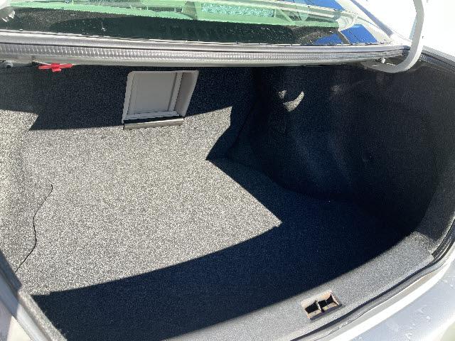 シルフィ Ｇ　純正ＳＤナビ　フルセグ　ＤＶＤ再生　ＢＬＵＥＴＯＯＴＨ　バックカメラ　ＥＴＣ　キセノンライト　フォグランプ　プッシュスタート　サイドエアバック　カーテンエアバック　ｅｃｏモードボタン　革巻きハンドル（18枚目）