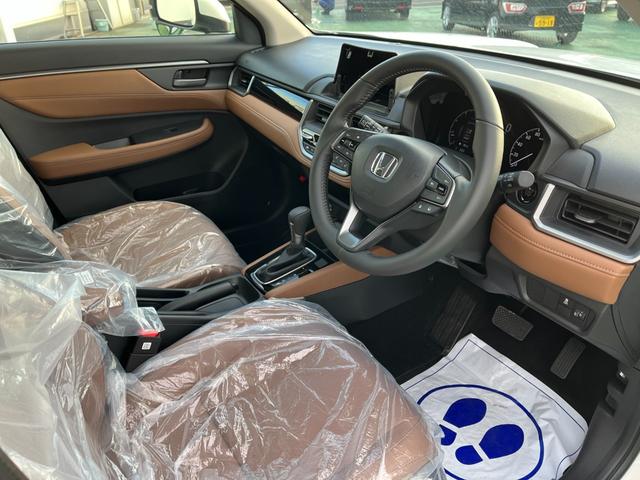 WR-V Z+ 登録済未使用車 ホンダセンシング レザーシート バックカメラ LEDヘッドライト LEDフォグライト ルーフレール アダプティブクルコン(4枚目)