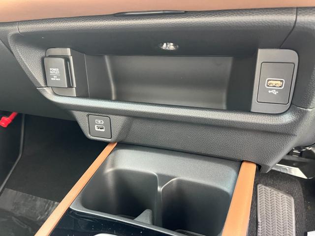 WR-V Z+ 登録済未使用車 ホンダセンシング レザーシート バックカメラ LEDヘッドライト LEDフォグライト ルーフレール アダプティブクルコン(7枚目)