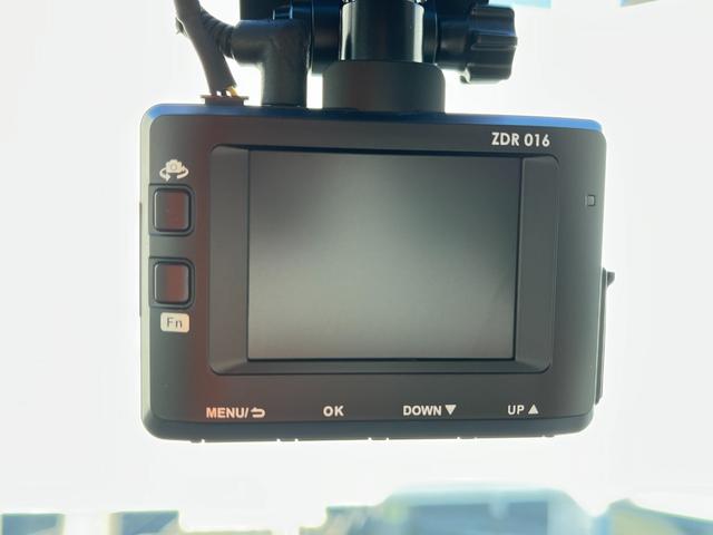 ジムニー ランドベンチャー　純正ナビ　フルセグ　ＢＴオーディオ　前後ドライブレコーダー　キーレスエントリー　左右シートヒーター　ヒータードアミラー　合皮レザーシート　４ＷＤ　ターボ　ワンオーナー車　特別仕様車（11枚目）