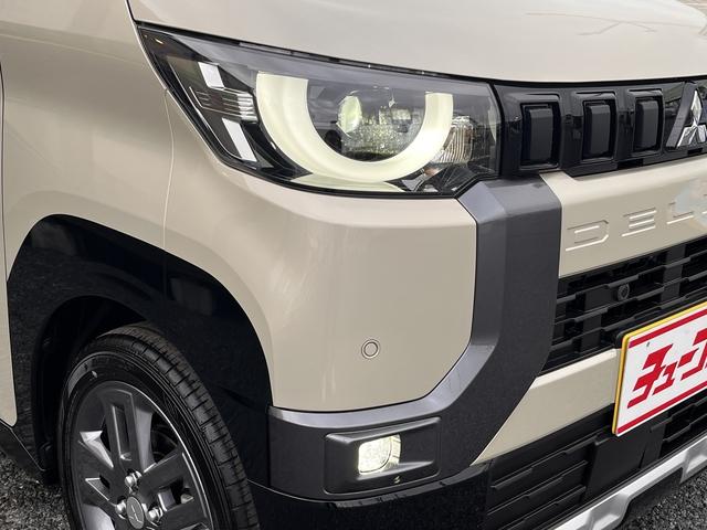 デリカミニ T プレミアム リミテッドエディション 登録済未使用車・ターボ・9型ディスプレイオーディオ・全方位モニター・両側パワースライドドア・eアシスト・MIパイロット・シートヒーター・LEDヘッドライト・電動パーキング・オートホールド(3枚目)